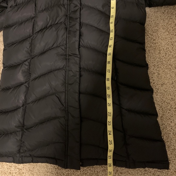 Women’s The North Face down winter coat - Picture 8 of 8